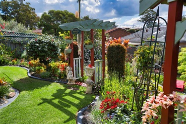 Garden of the Year Winner 2022 - Pauline Zoszek