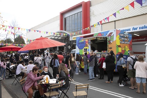 Fairfield City Centre street full of people during Culinary Carnival 2022