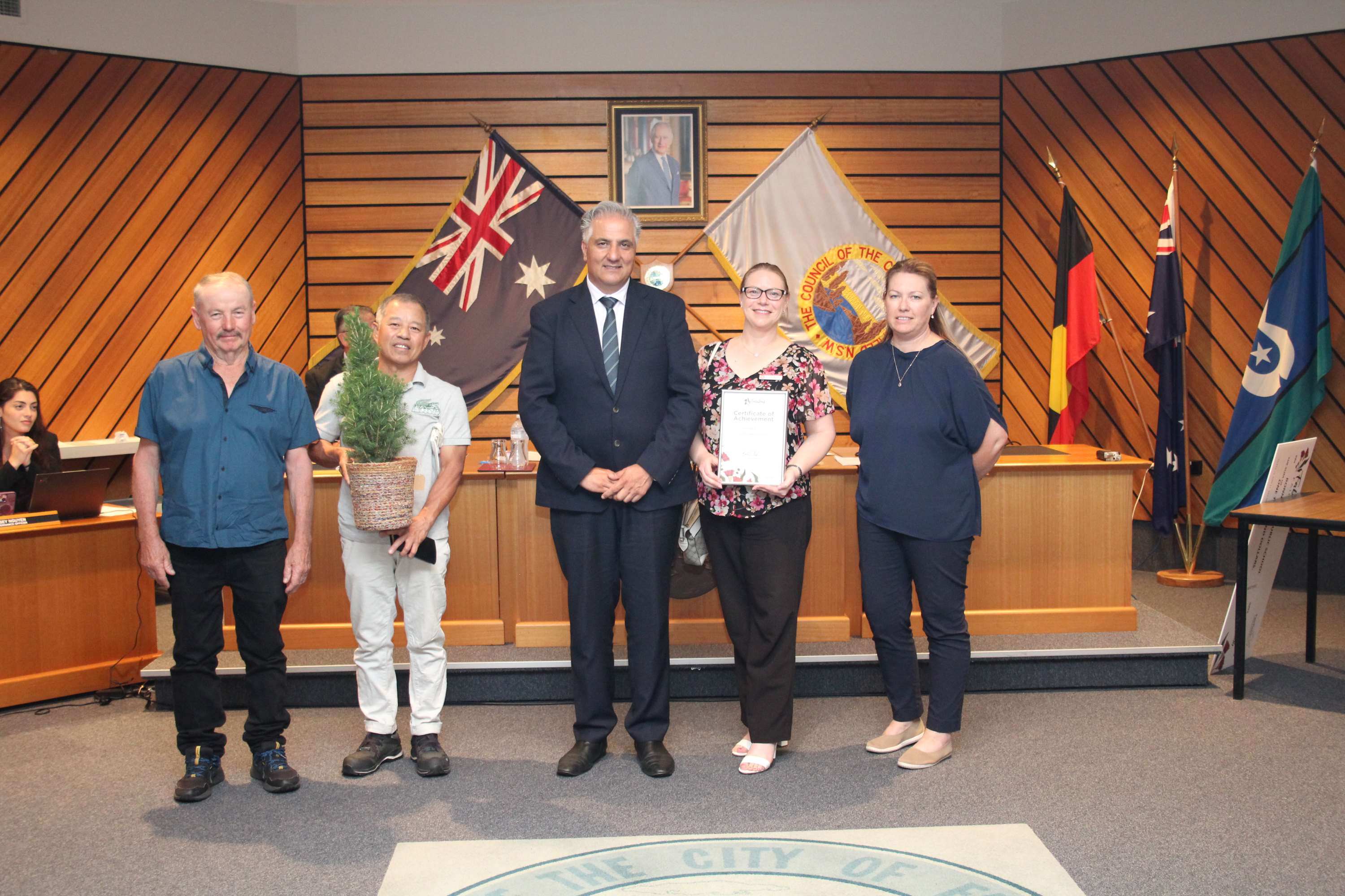 Group photo of the 2024 Annual School Garden Awards runner up Les Powell School with Mayor Frank Carbone