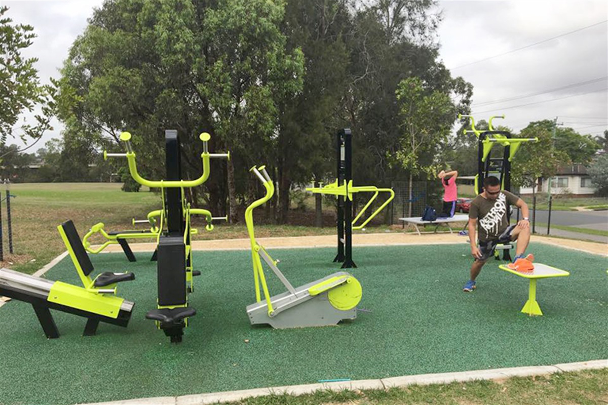 How to build an outdoor calisthenics gym for community recreation? - Sports  Venue Calculator